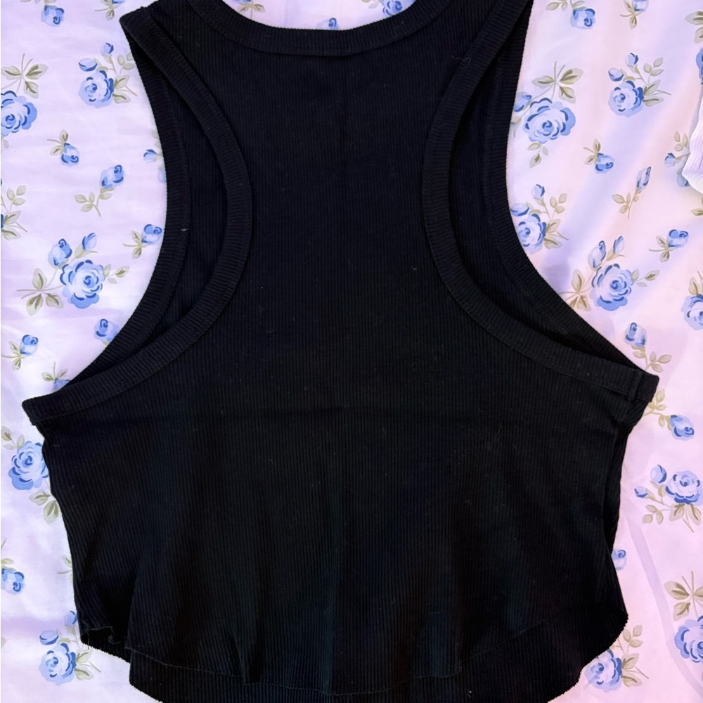 2 Pack Wilde Fable- Cropped Ribbed Tank Tops - Picture 3 of 4